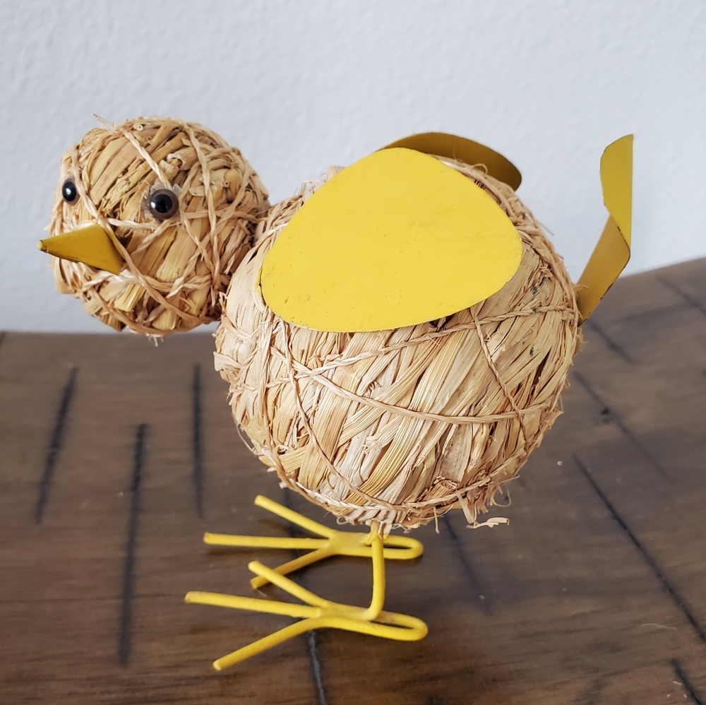 Primitive Cottagecore Straw Hay Chicken Bird Spring Decor